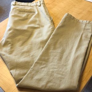 Men’s khaki chino pant. Size 34x32